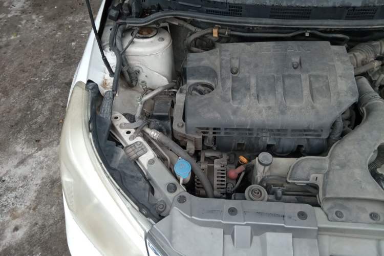 Used Venucia R50 2013 1.6L Automatic Fashion Edition Engine Bay Right
