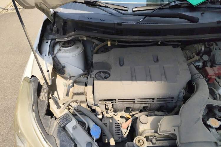 Used Venucia R50 2013 1.6L Manual Fashion Edition Engine Bay Right