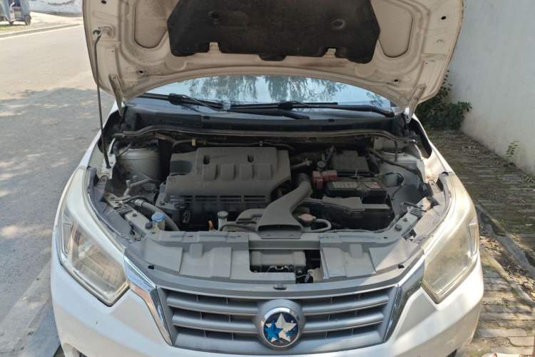 Used Venucia R50 2013 1.6L Manual Fashion Edition Engine Bay