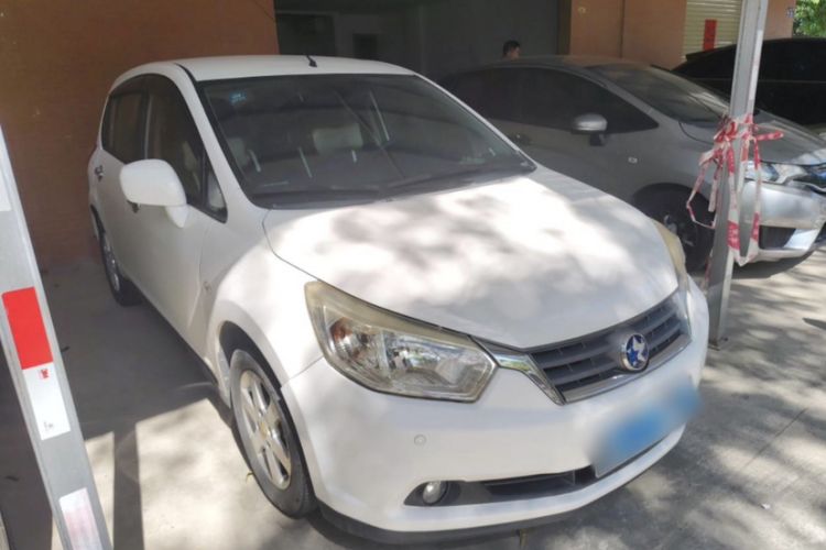 Used Venucia R50 2013 1.6L Automatic Fashion Edition Exterior 2