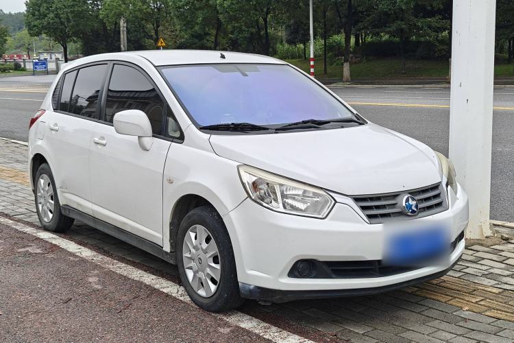 Used Venucia R50 2013 1.6L Manual Fashion Edition Exterior 2
