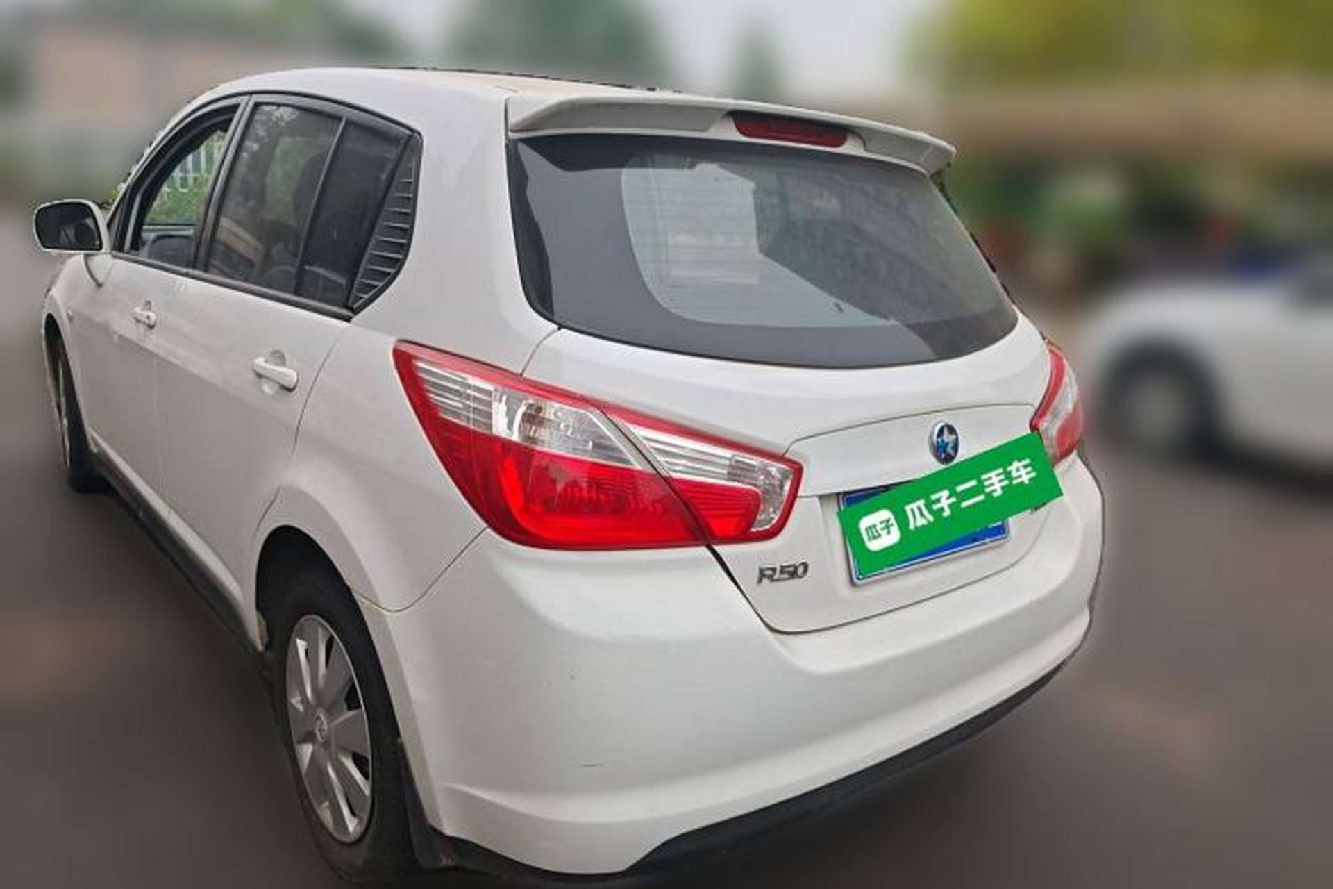 Used Venucia R50 2013 1.6L Automatic Fashion Edition Exterior 3