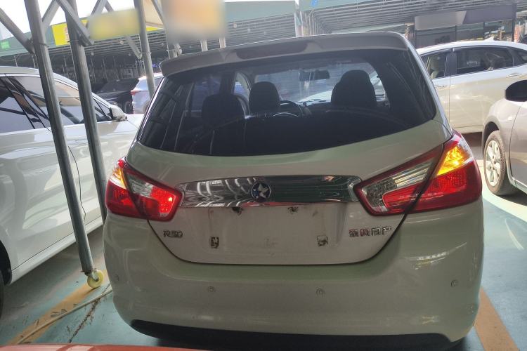Used Venucia R50 2013 1.6L Automatic Fashion Edition Exterior 4