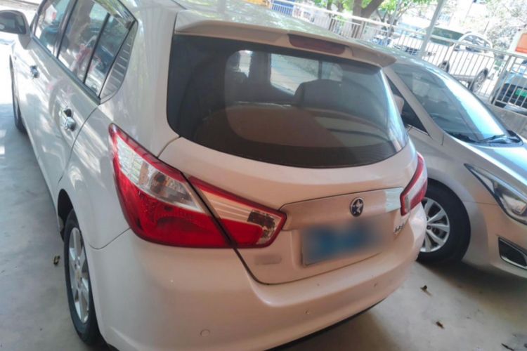 Used Venucia R50 2013 1.6L Automatic Fashion Edition Exterior 4