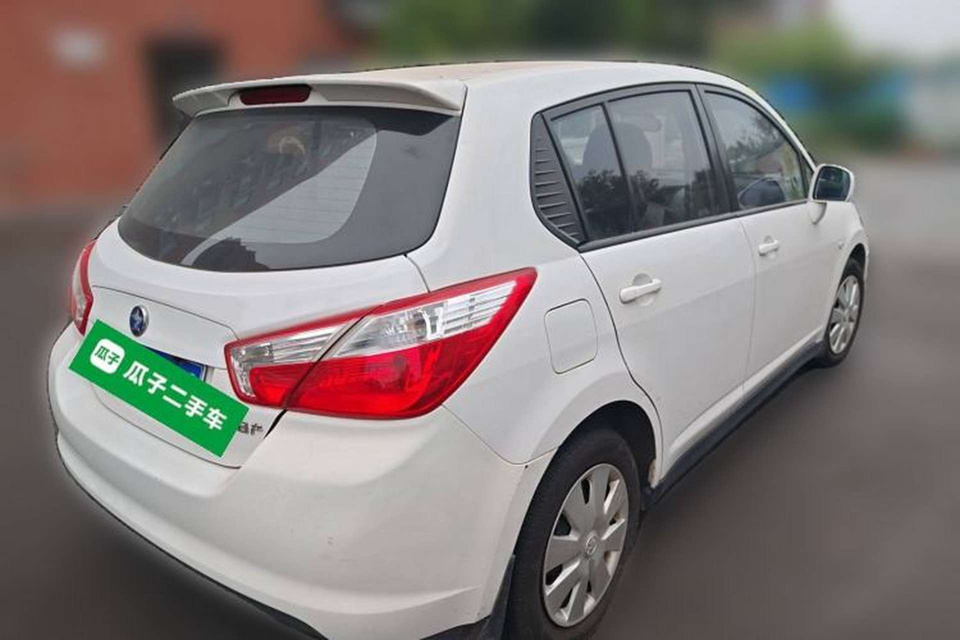 Used Venucia R50 2013 1.6L Automatic Fashion Edition Exterior 5