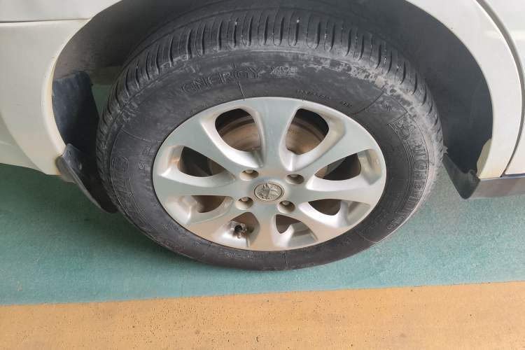 Used Venucia R50 2013 1.6L Automatic Fashion Edition Exterior 8