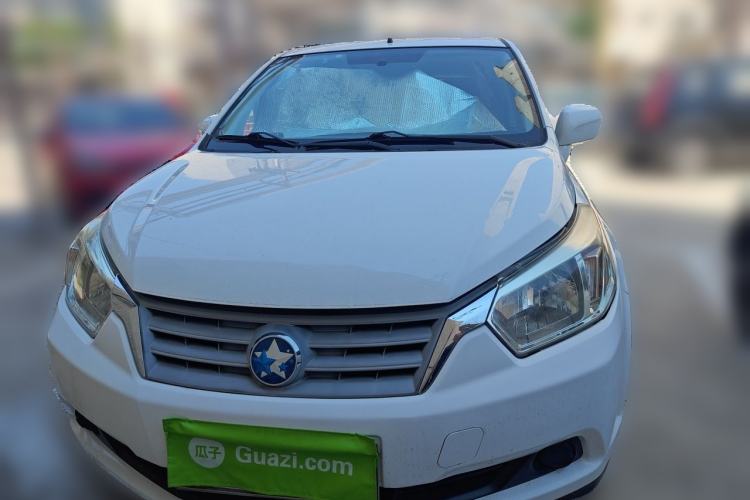 Used Venucia R50 2013 1.6L Manual Fashion Edition Front