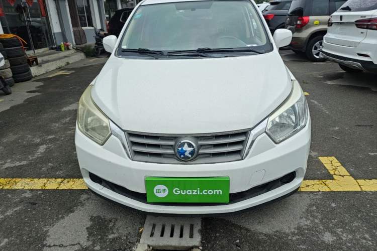 Used Venucia R50 2013 1.6L Manual Fashion Edition Front