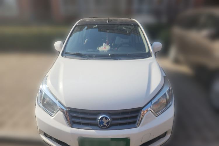 Used Venucia R50 2013 1.6L Automatic Luxury Edition Front