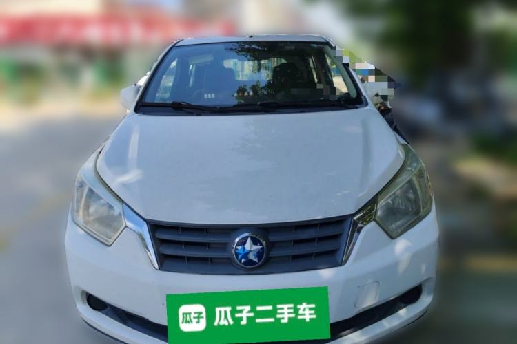 Used Venucia R50 2013 1.6L Automatic Fashion Edition Front