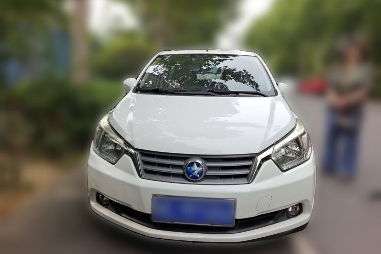 Used Venucia R50 2013 1.6L Automatic Luxury Edition Front