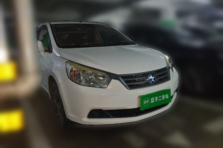 Used Venucia R50 2013 1.6L Automatic Fashion Edition Front Right 45 Deg