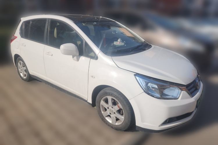 Used Venucia R50 2013 1.6L Automatic Luxury Edition Front Right 45 Deg