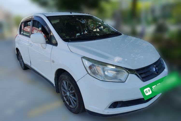 Used Venucia R50 2013 1.6L Automatic Fashion Edition Front Right 45 Deg