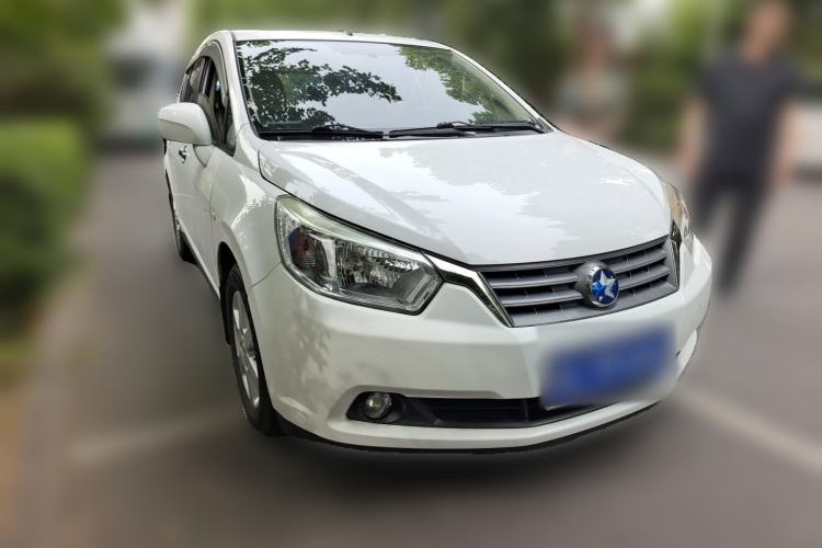 Used Venucia R50 2013 1.6L Automatic Luxury Edition Front Right 45 Deg