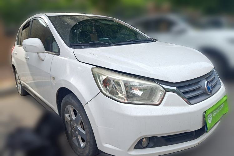 Used Venucia R50 2013 1.6L Automatic Luxury Edition Front Right 45 Deg