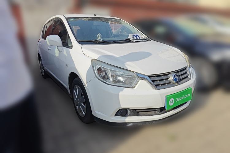 Used Venucia R50 2013 1.6L Manual Fashion Edition Front Right 45 Deg