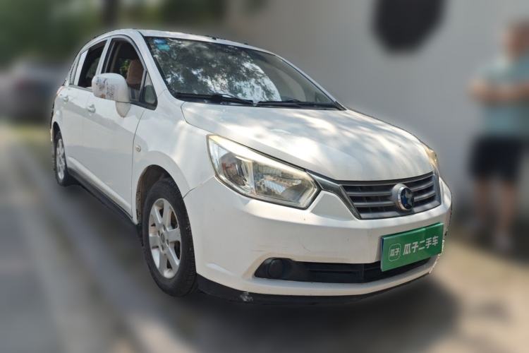 Used Venucia R50 2013 1.6L Manual Fashion Edition Front Right 45 Deg