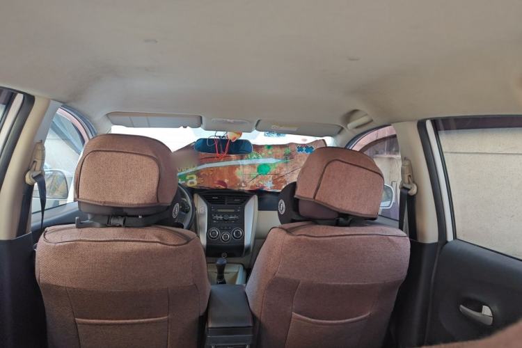 Used Venucia R50 2013 1.6L Manual Fashion Edition Headliner