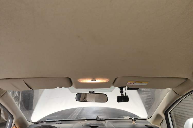Used Venucia R50 2013 1.6L Manual Fashion Edition Headliner