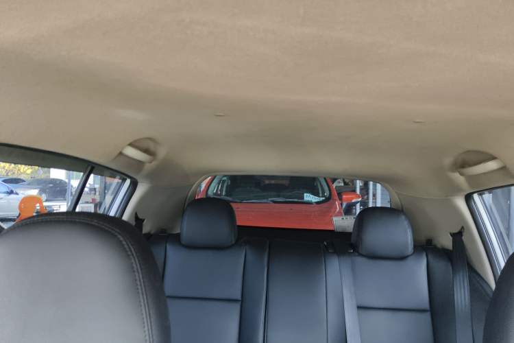 Used Venucia R50 2013 1.6L Automatic Fashion Edition Headliner