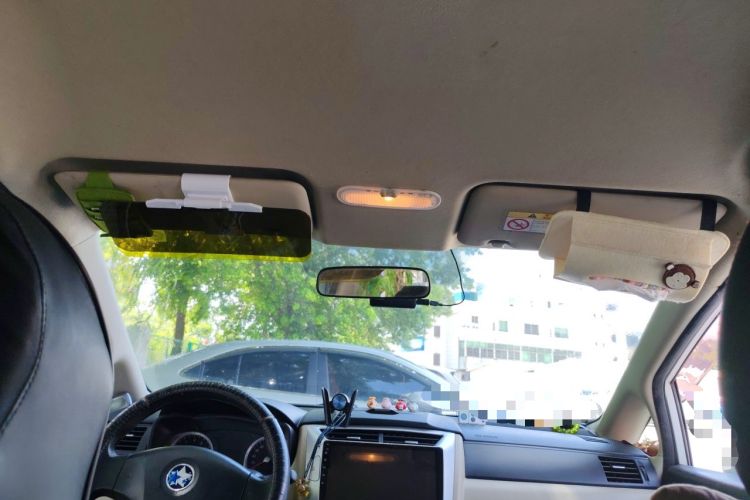 Used Venucia R50 2013 1.6L Automatic Fashion Edition Headliner
