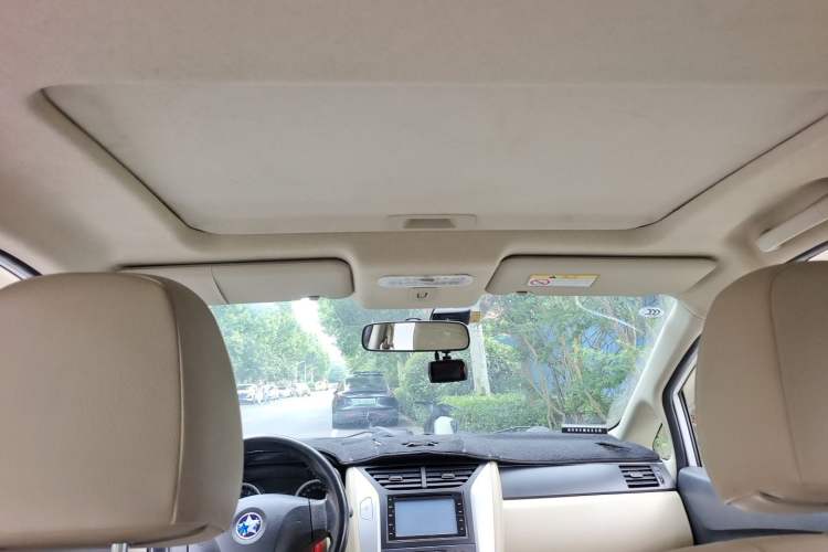 Used Venucia R50 2013 1.6L Automatic Luxury Edition Headliner