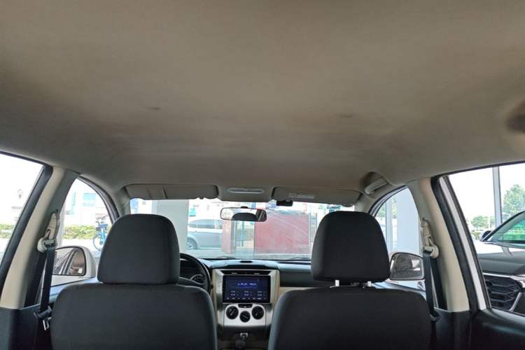 Used Venucia R50 2013 1.6L Manual Fashion Edition Headliner
