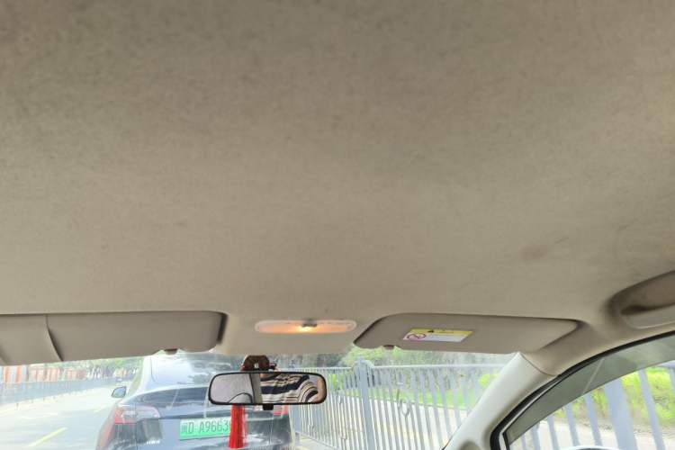 Used Venucia R50 2013 1.6L Manual Fashion Edition Headliner