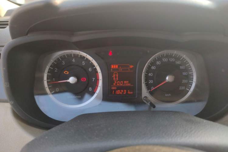 Used Venucia R50 2013 1.6L Manual Fashion Edition Instrument Cluster