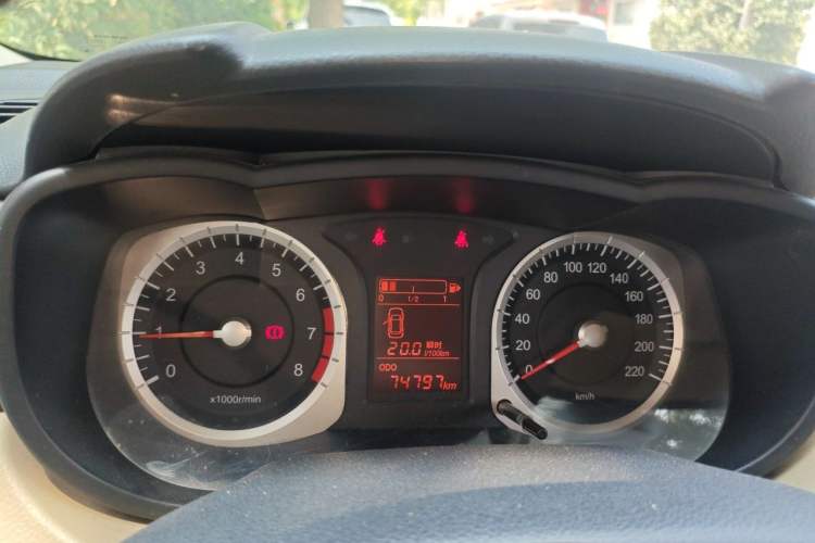 Used Venucia R50 2013 1.6L Manual Fashion Edition Instrument Cluster