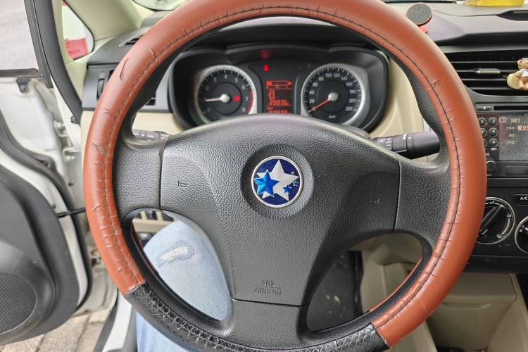 Used Venucia R50 2013 1.6L Manual Fashion Edition Interior 1