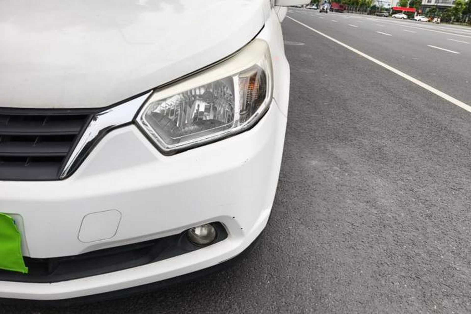 Used Venucia R50 2013 1.6L Manual Luxury Edition Left Front Headlight