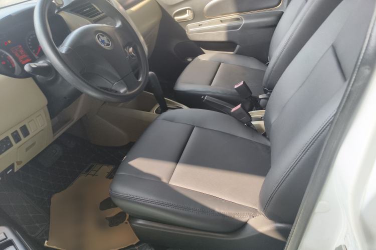 Used Venucia R50 2013 1.6L Automatic Fashion Edition Left Front Seat