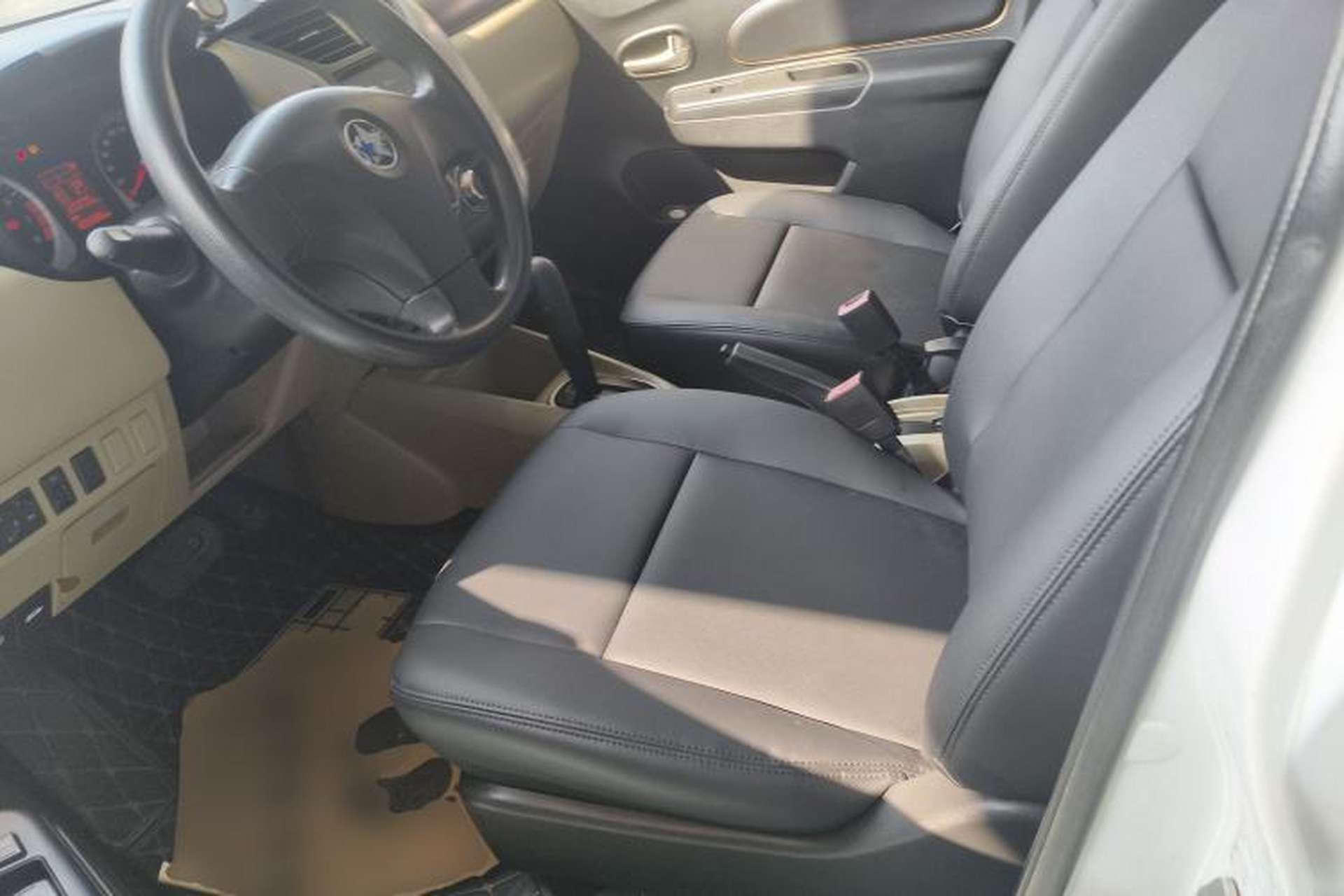 Used Venucia R50 2013 1.6L Automatic Fashion Edition Left Front Seat