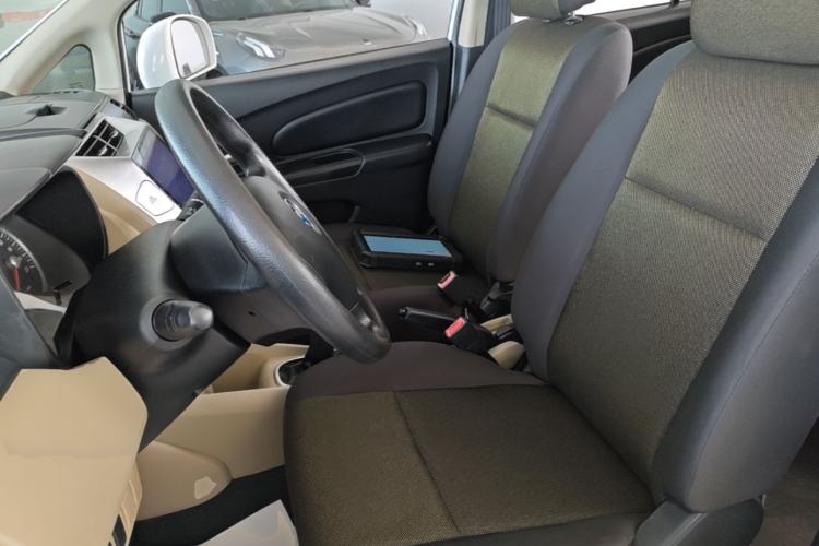 Used Venucia R50 2013 1.6L Manual Fashion Edition Left Front Seat