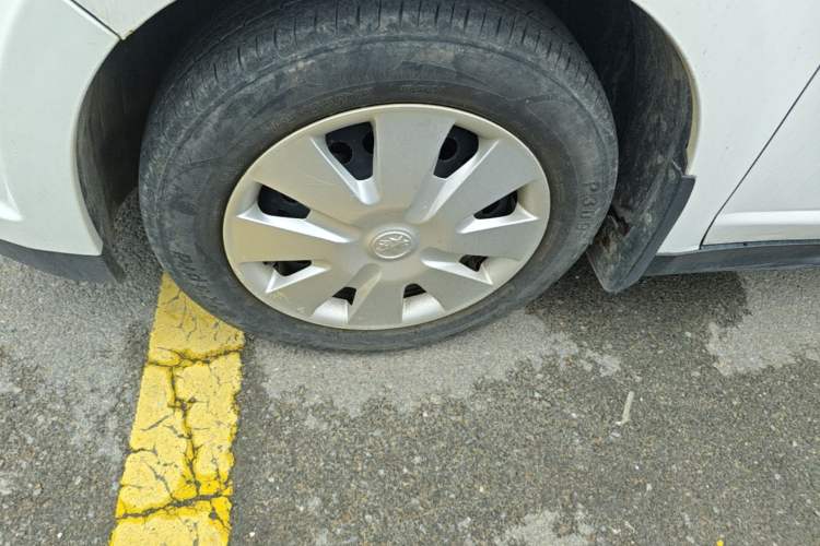 Used Venucia R50 2013 1.6L Manual Fashion Edition Left Front Wheel Hub