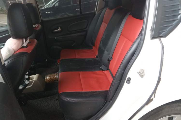 Used Venucia R50 2013 1.6L Automatic Fashion Edition Left Rear Seat