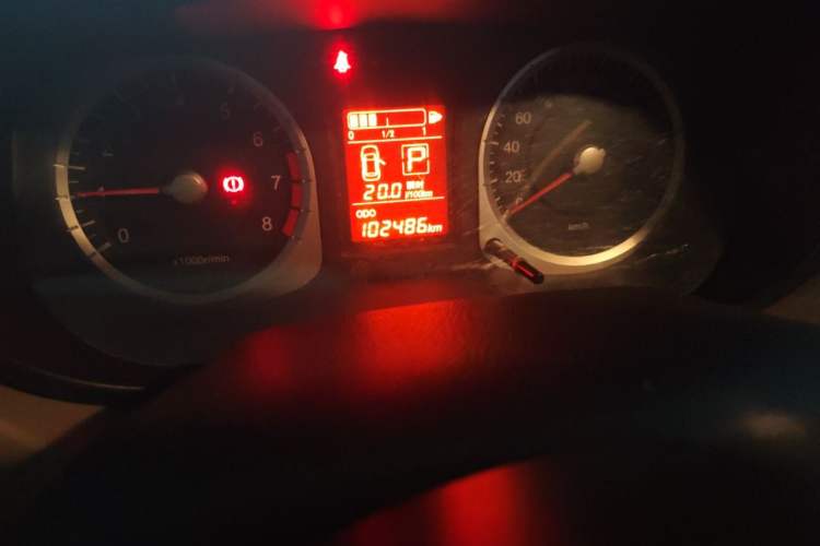 Used Venucia R50 2013 1.6L Automatic Fashion Edition Odometer Close Up