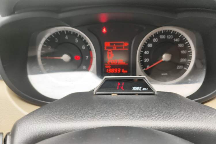 Used Venucia R50 2013 1.6L Manual Fashion Edition Odometer Close Up