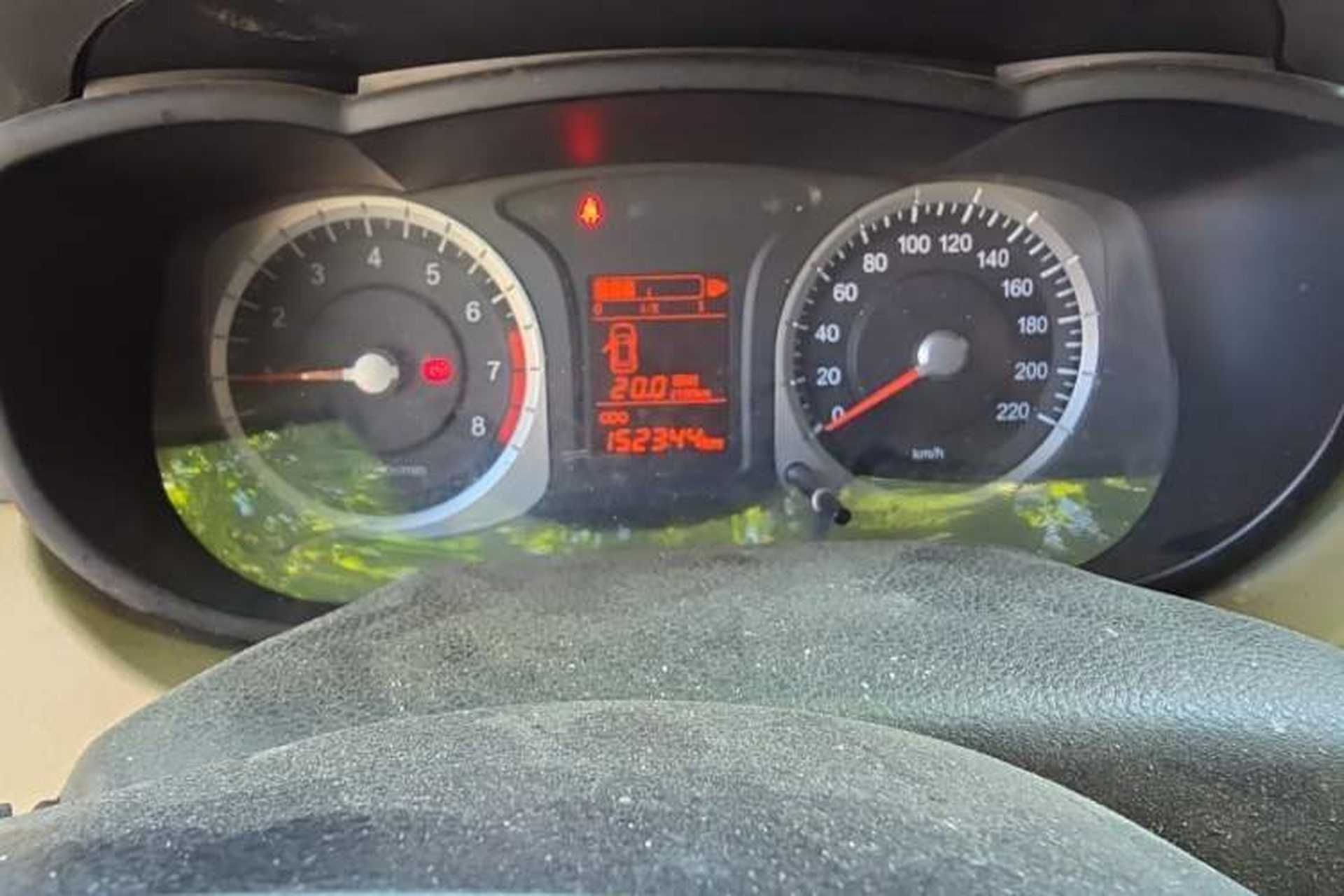 Used Venucia R50 2013 1.6L Manual Fashion Edition Odometer Close Up