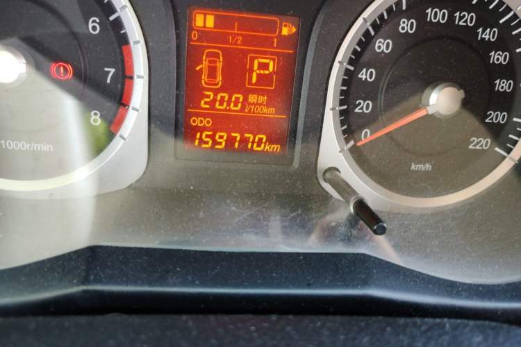 Used Venucia R50 2013 1.6L Automatic Fashion Edition Odometer Close Up
