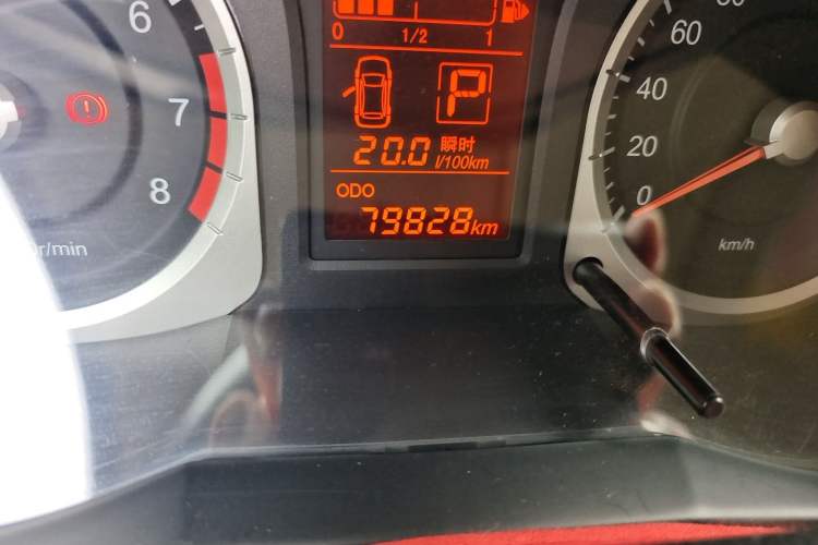 Used Venucia R50 2013 1.6L Automatic Luxury Edition Odometer Close Up