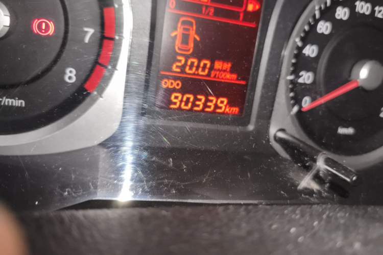 Used Venucia R50 2013 1.6L Manual Fashion Edition Odometer Close Up