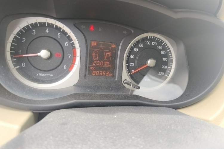Used Venucia R50 2013 1.6L Automatic Luxury Edition Odometer Close Up