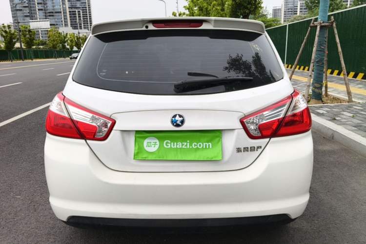 Used Venucia R50 2013 1.6L Manual Luxury Edition Rear