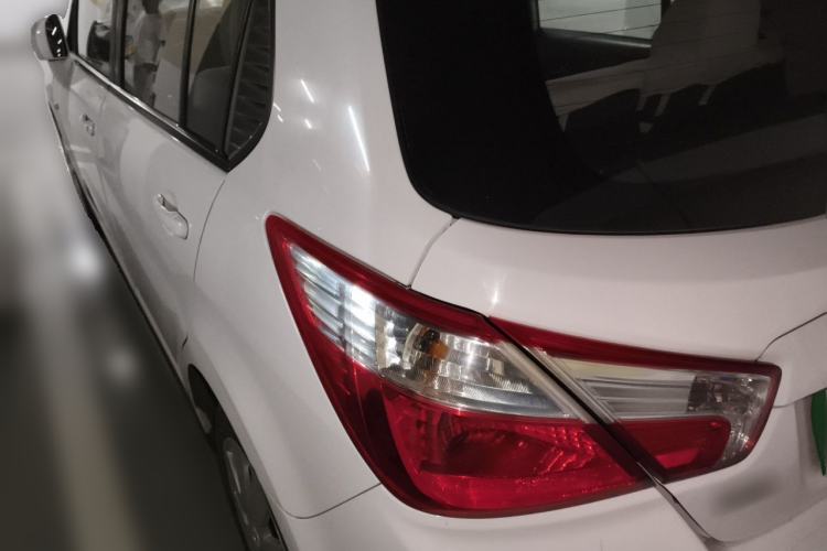 Used Venucia R50 2013 1.6L Manual Fashion Edition Rear Left 45 Deg