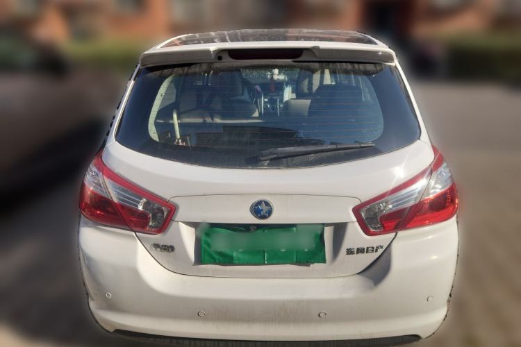 Used Venucia R50 2013 1.6L Automatic Luxury Edition Rear