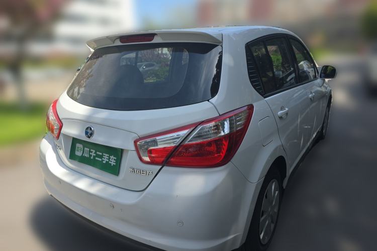 Used Venucia R50 2013 1.6L Manual Fashion Edition Rear Right 45 Deg