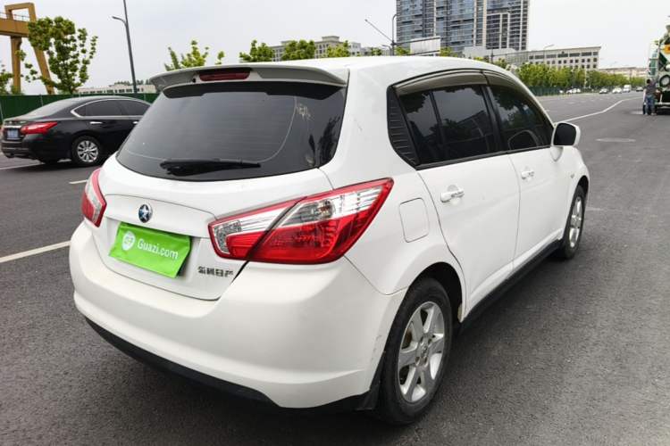 Used Venucia R50 2013 1.6L Manual Luxury Edition Rear Right 45 Deg